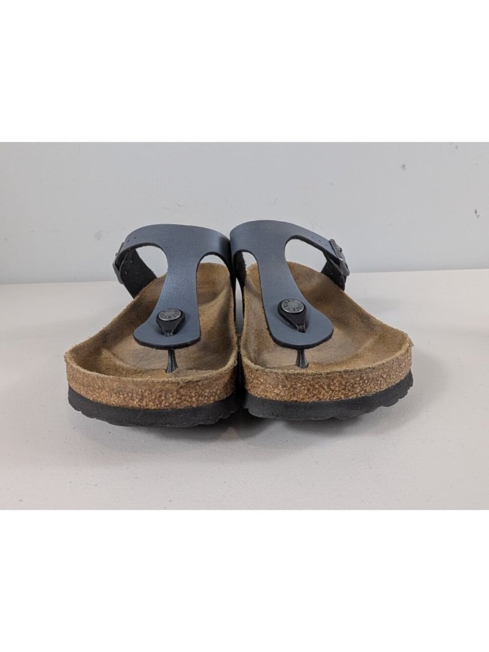 Birkenstock Gizeh thong sandals in silver women's size 7